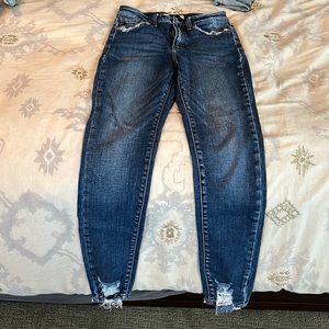 Distressed skinny jeans